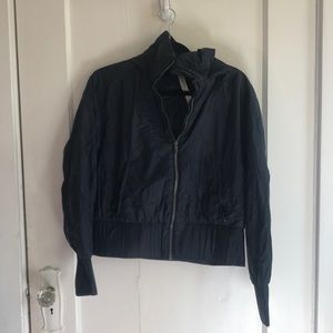 Lululemon windbreaker